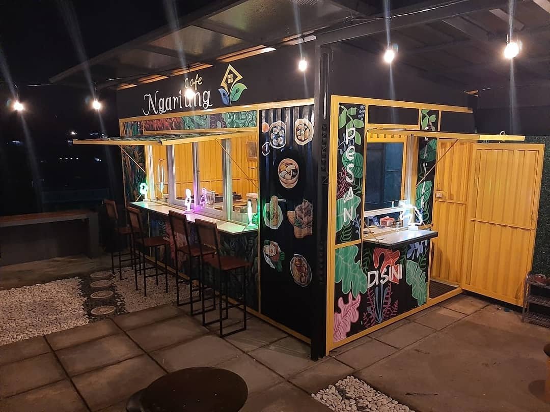 Buat Booth Container